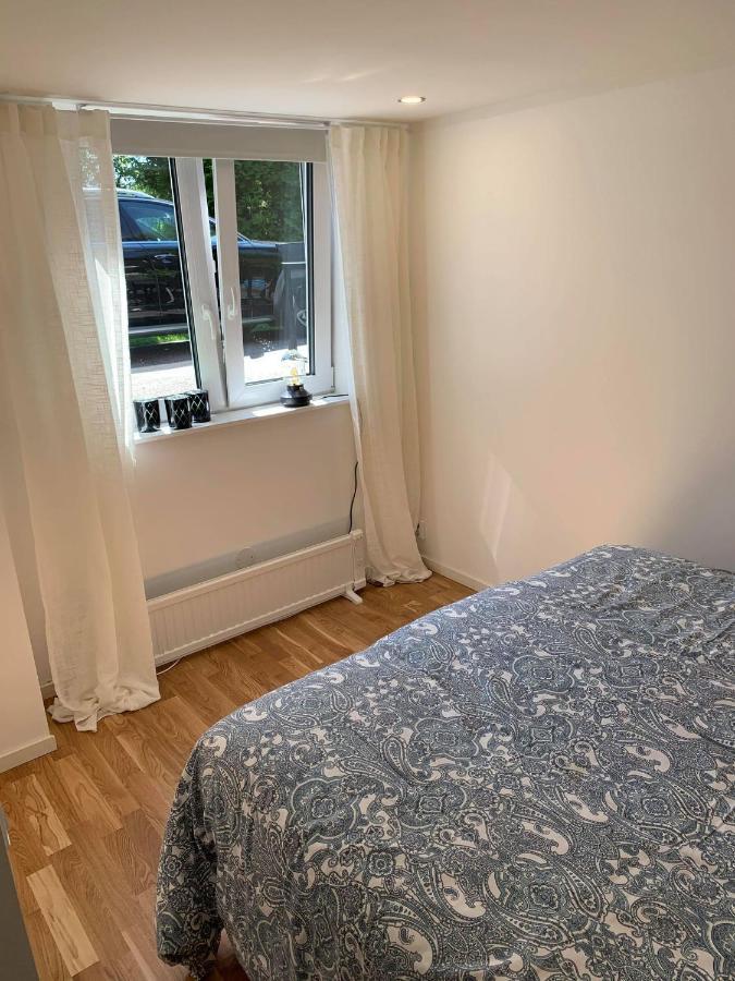Nyrenoverat Kaellarlaegenhet Apartment Ljungskile Ngoại thất bức ảnh